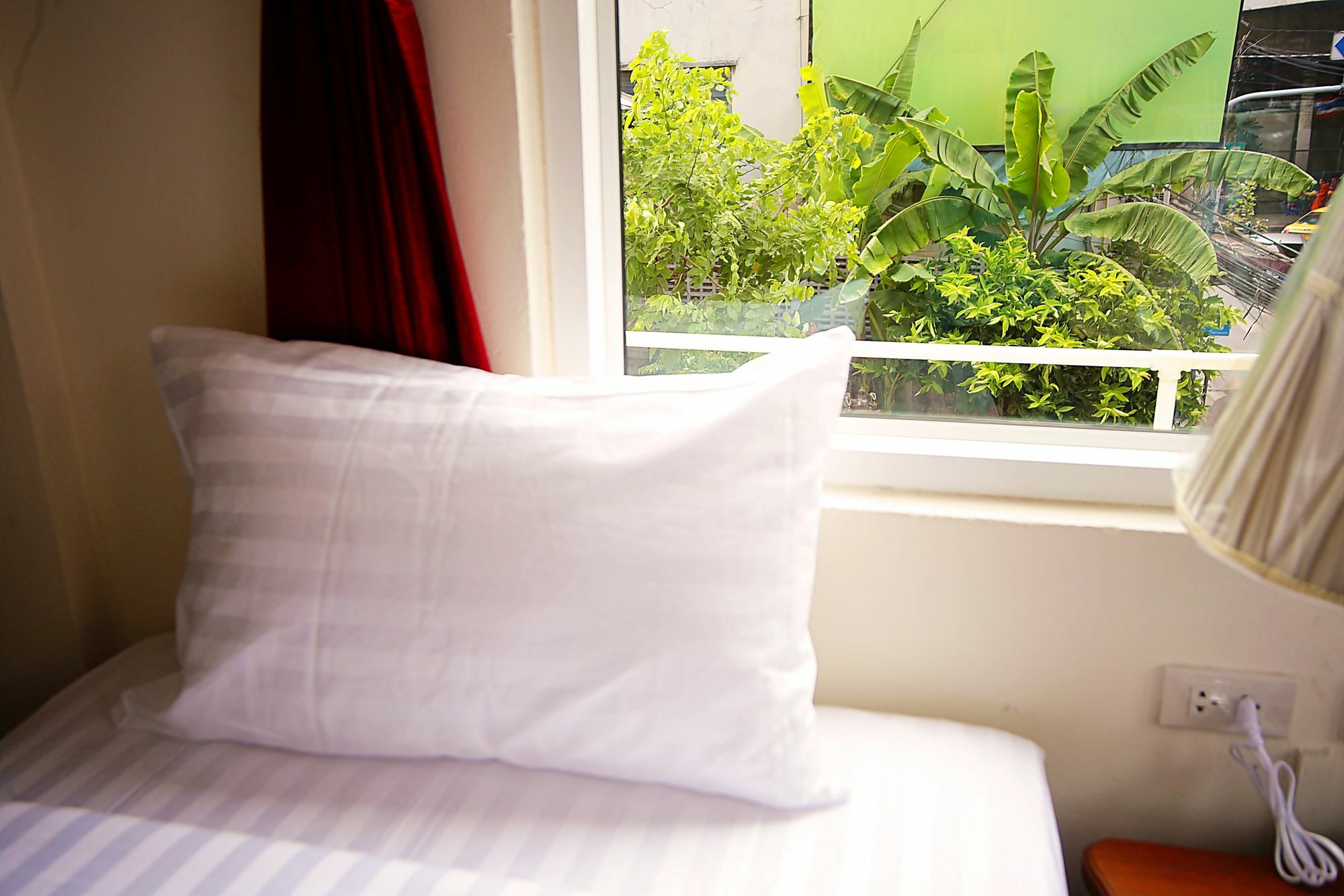 The Myth - Sud Sathorn Bed & Breakfast Bangkok Bagian luar foto